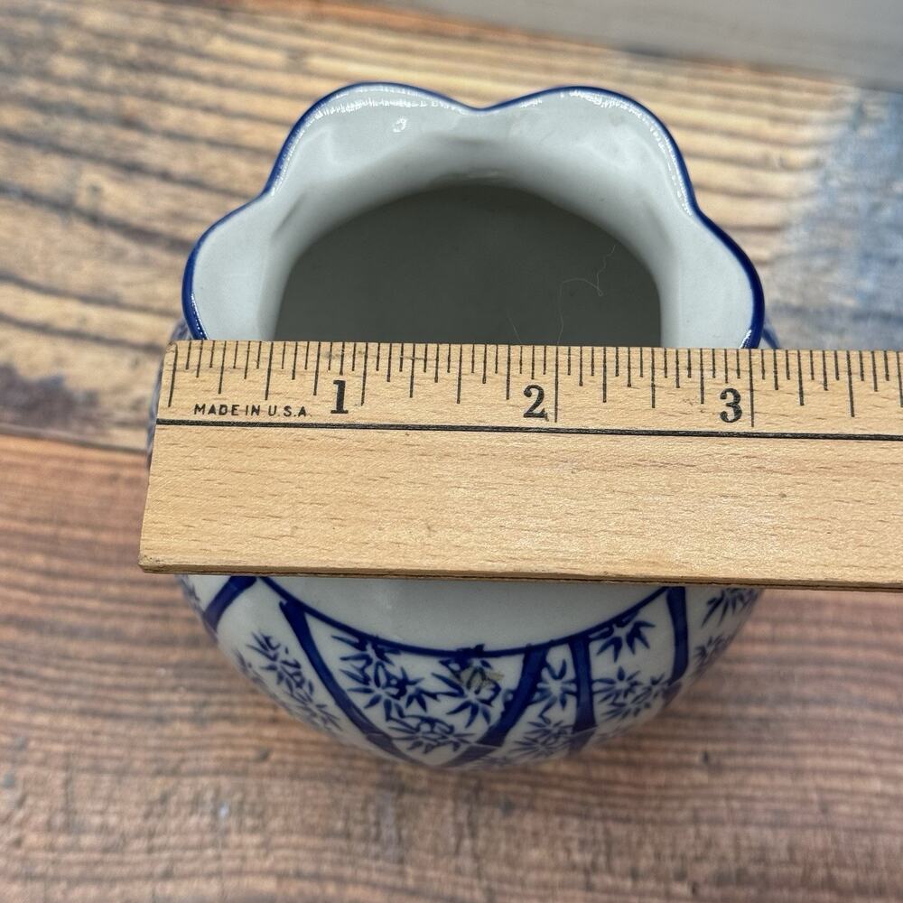 Vintage Blue White Bamboo Chinoiserie Vase Planter 4" Scalloped Round - Picture 5 of 6